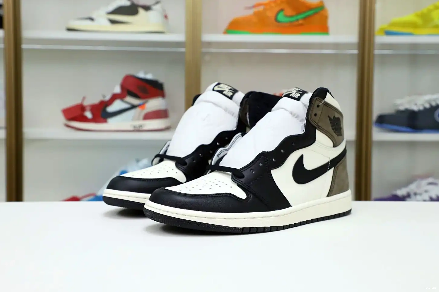 1 HIGH JORDAN 'DARK RETRO AIR MOCHA' OG Kimikick 0504